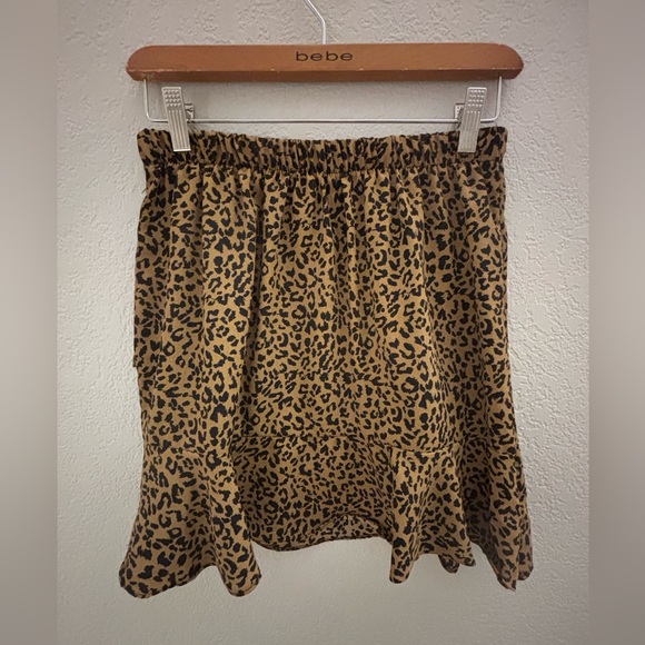 Altar’d State leopard print mini skirt - Picture 4 of 5